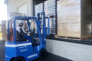 安全最優先!荷物にやさしいリフト作業を実施! 安全最優先!荷物にやさしいリフト作業を実施!